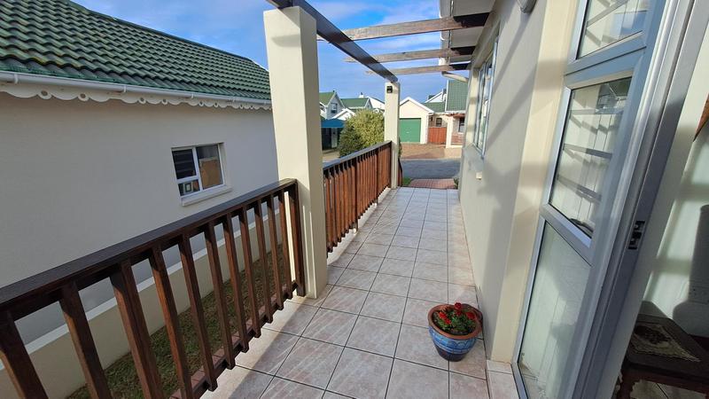 2 Bedroom Property for Sale in Stilbaai Wes Western Cape